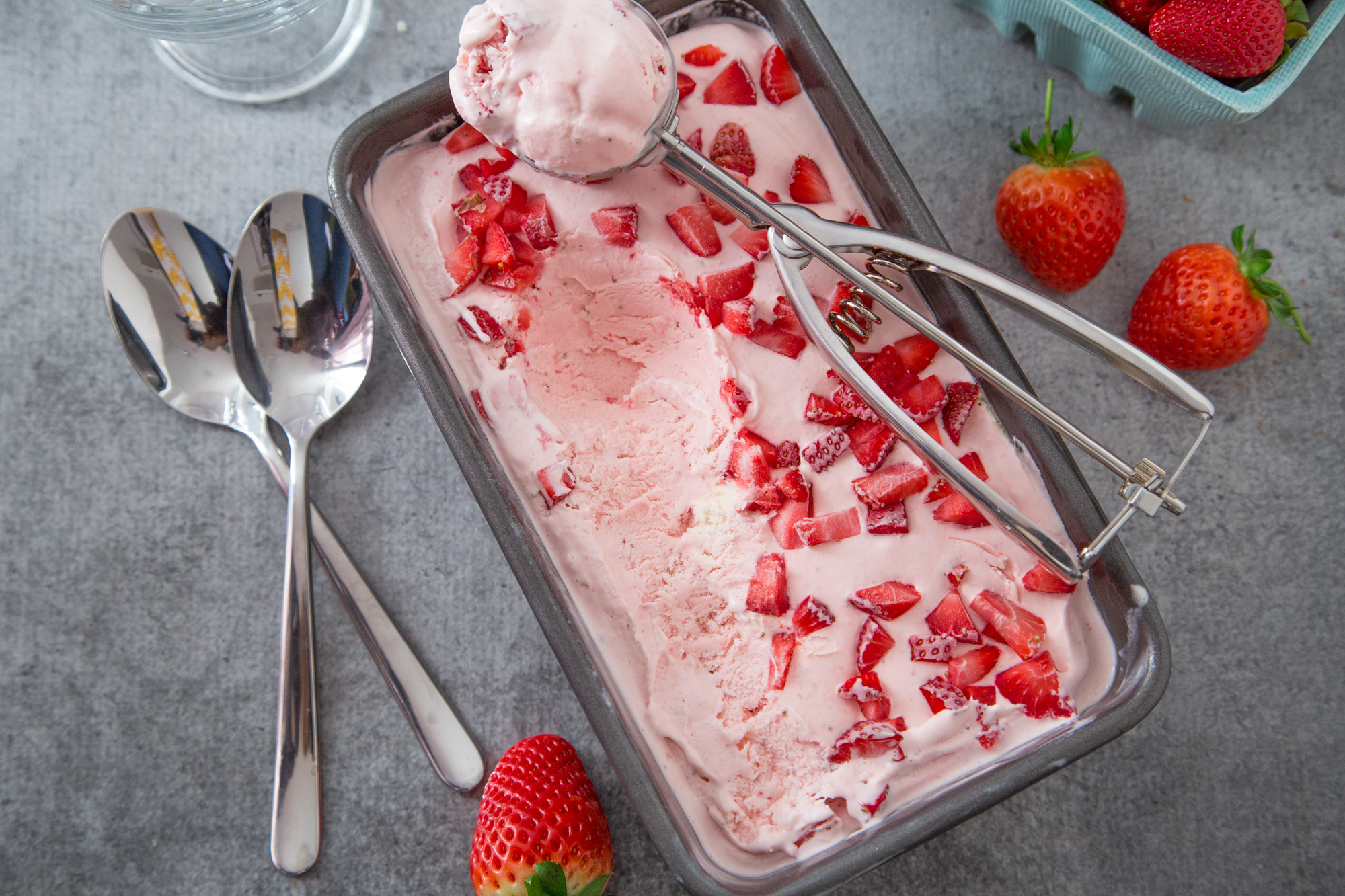 FRESH PICKED STRAWBERRY ICE CREAM (ELECTRIC ICE CREAM MACHINE)