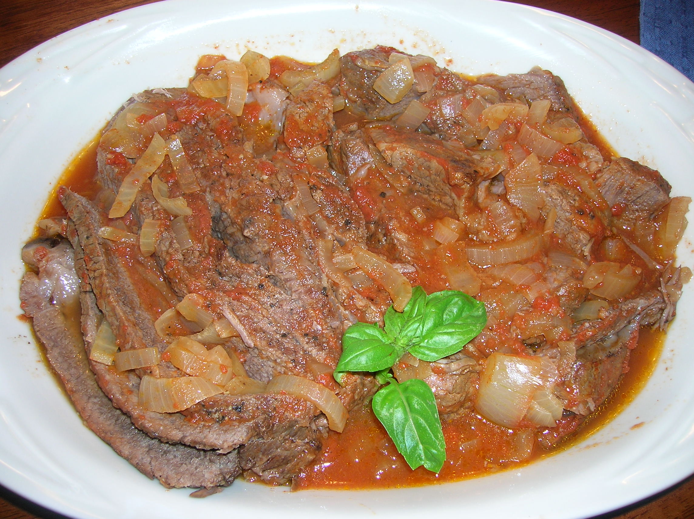 Pot Roast with Sherry Shallot Sauce » CafeHailee