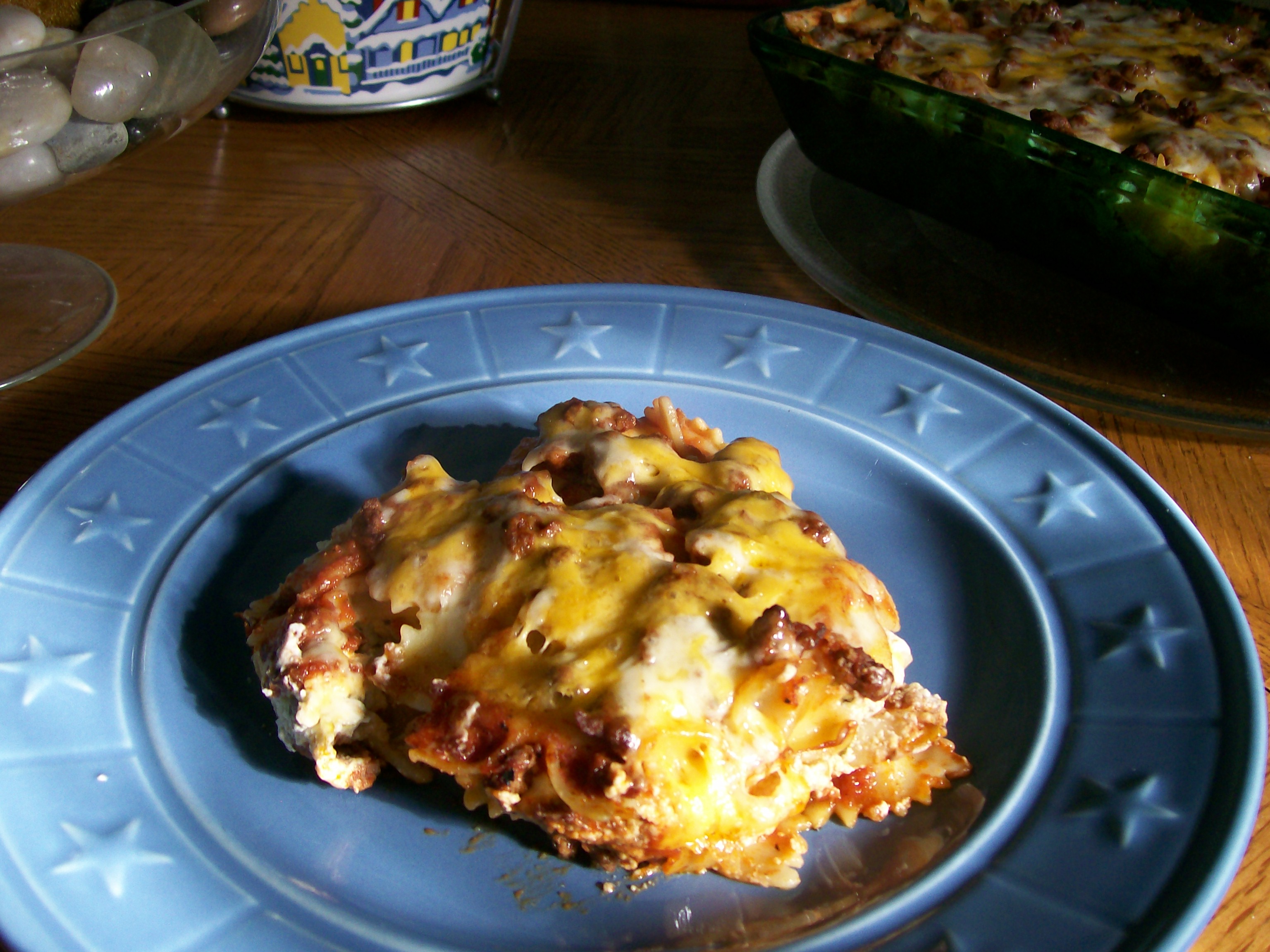 ▓  SOUR CREAM AND GROUND BEEF LAYERED CASSEROLE