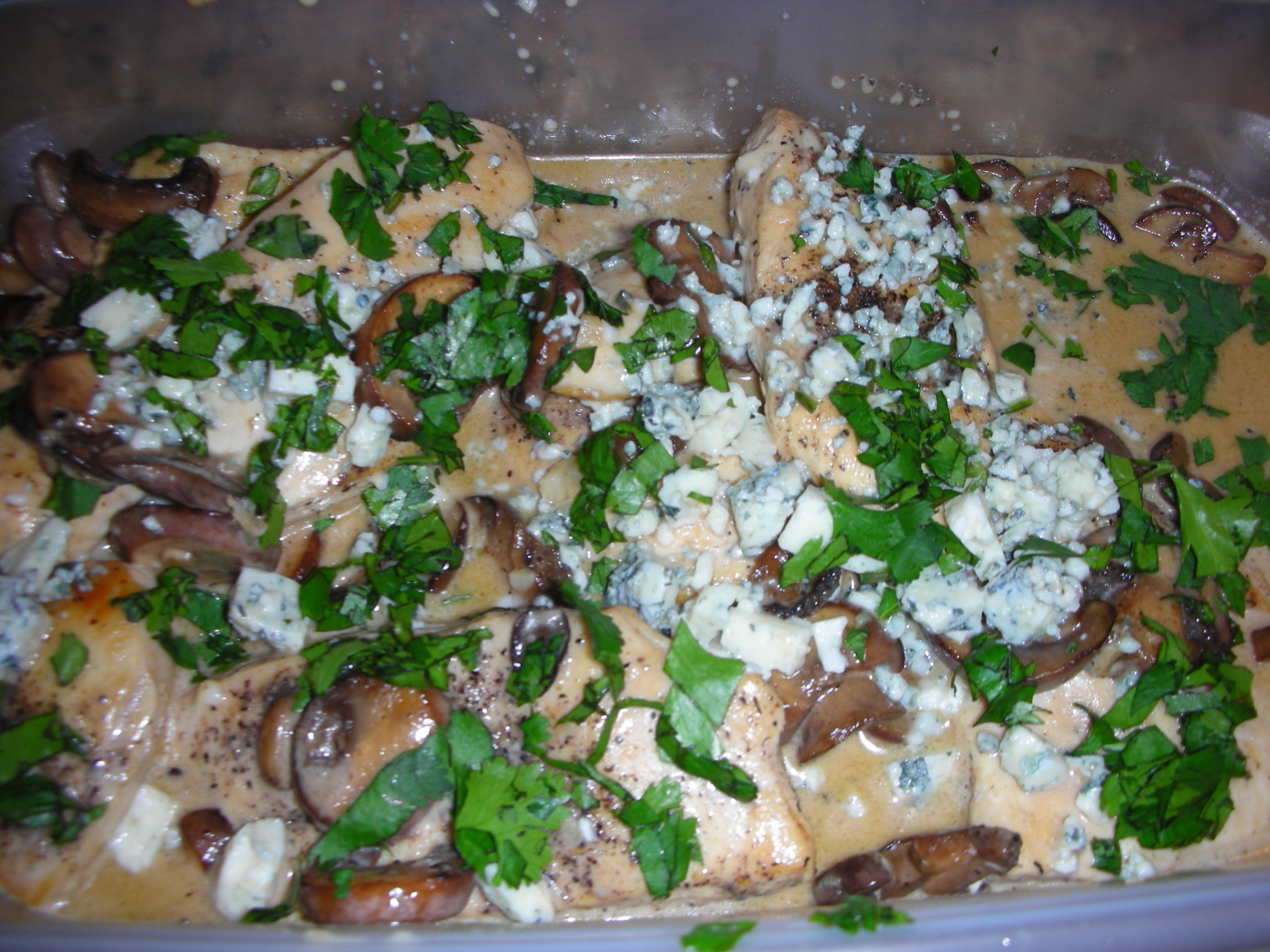 MEAN CHEF'S CHICKEN WITH MARSALA, MUSHROOMS AND GORGONZOLA