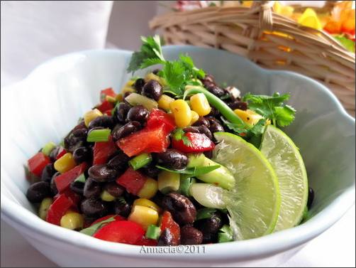 DELICIOUS BLACK BEAN SALAD