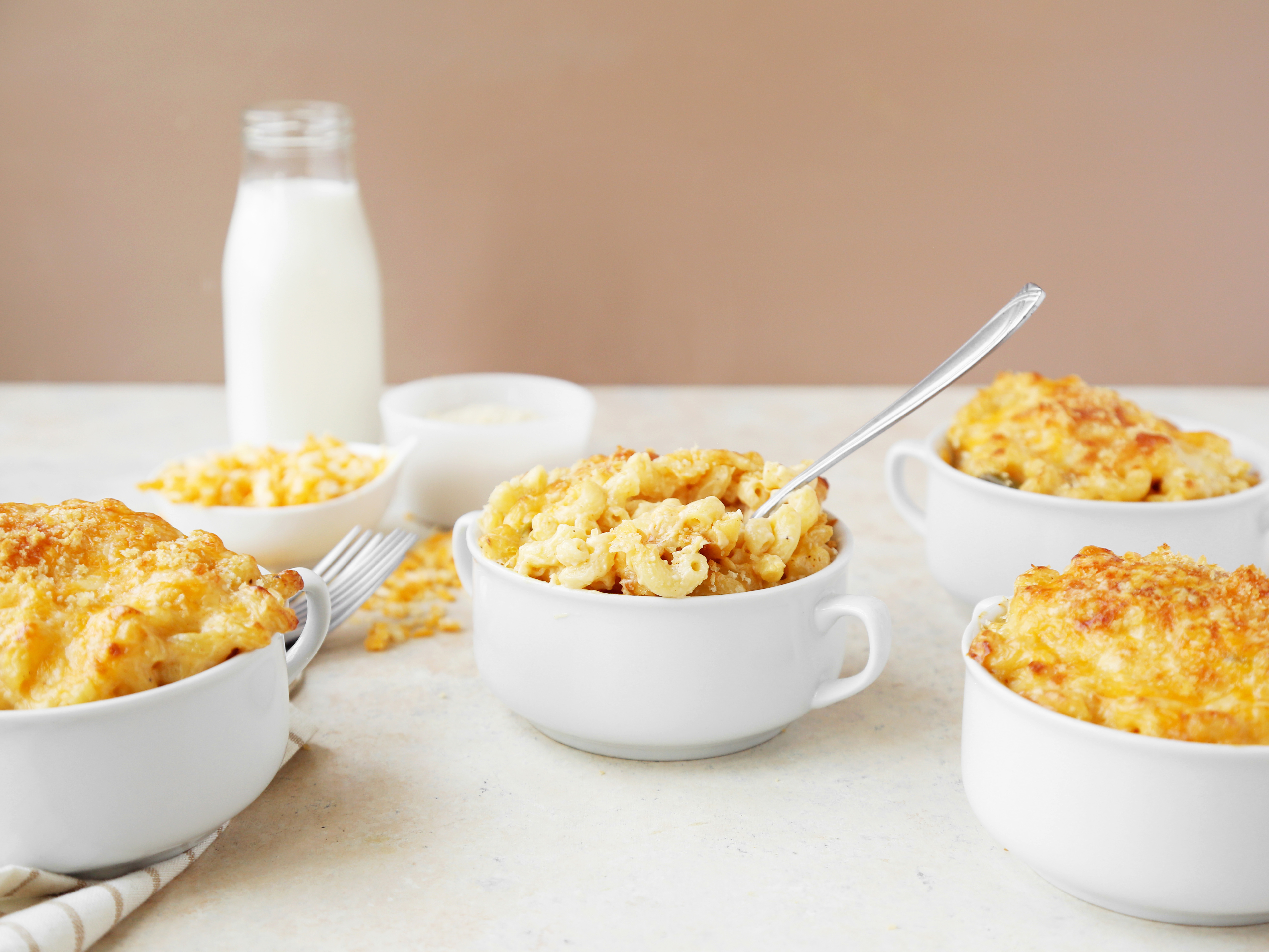 HOMEMADE BAKED MACARONI AND CHEESE