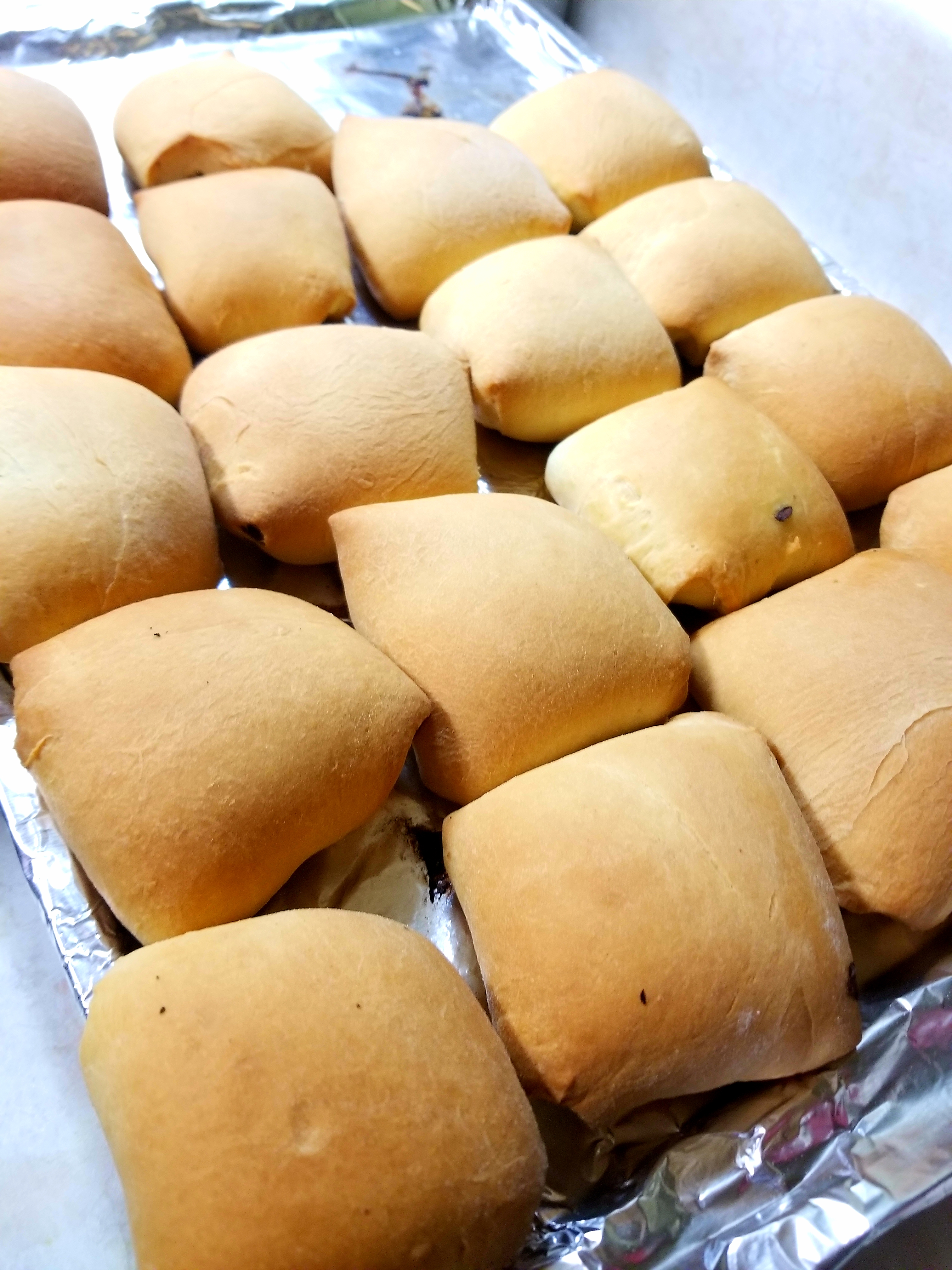 BIEROCKS (GERMAN HAMBURGER- AND CABBAGE-FILLED ROLLS)