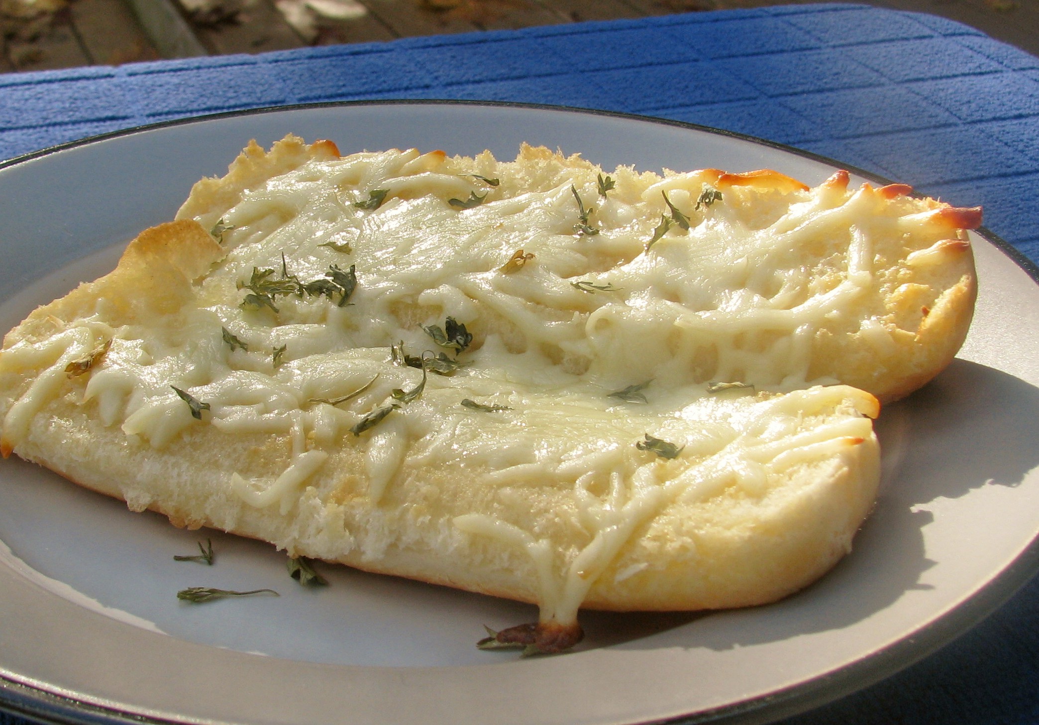 KID SIZE GARLIC BREAD LOAVES