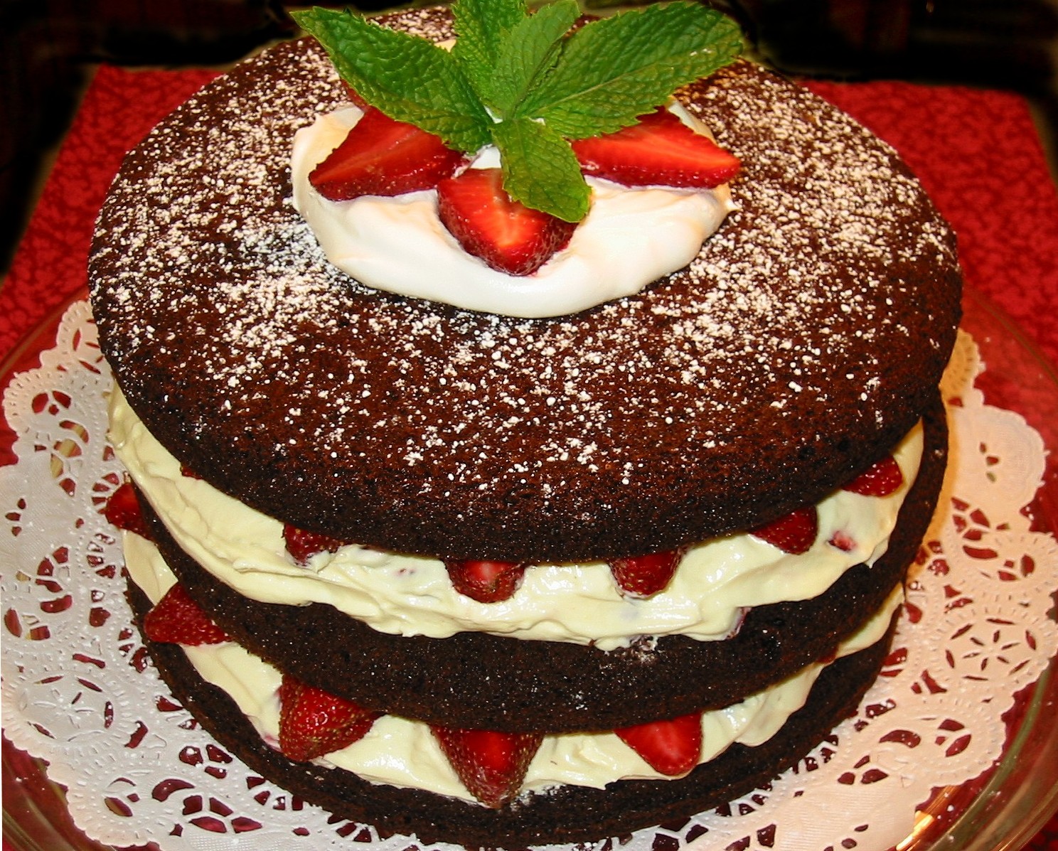 CHOCOLATE RASPBERRY (OR STRAWBERRY) TALL CAKE