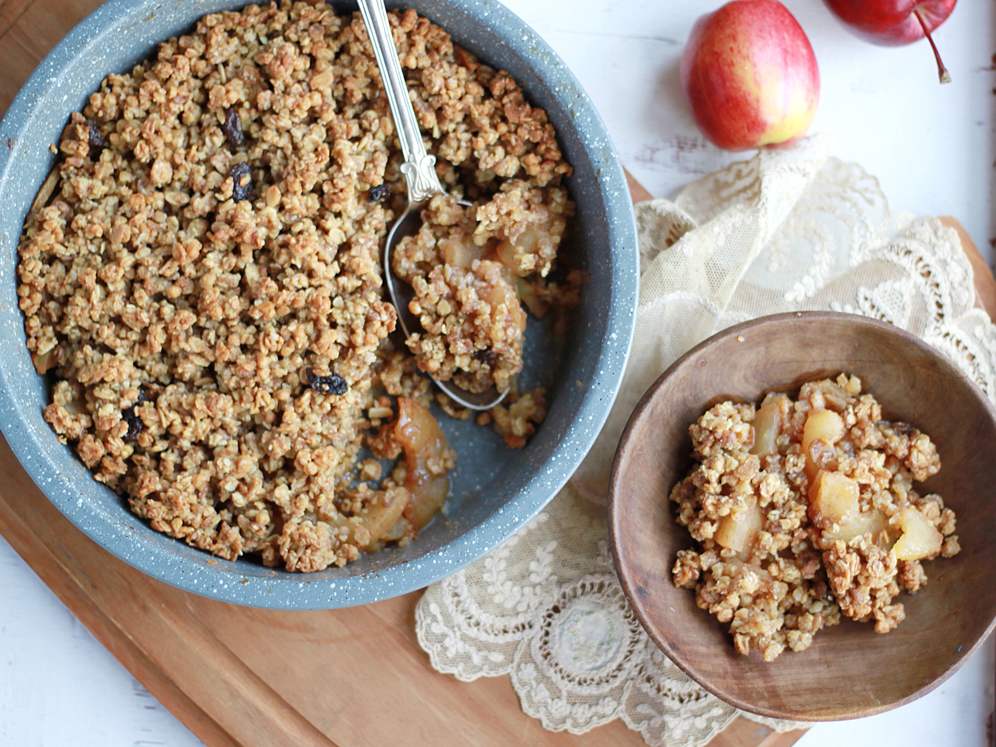 ❈ The Best APPLE CRUMBLE WITH GRANOLA TOPPING