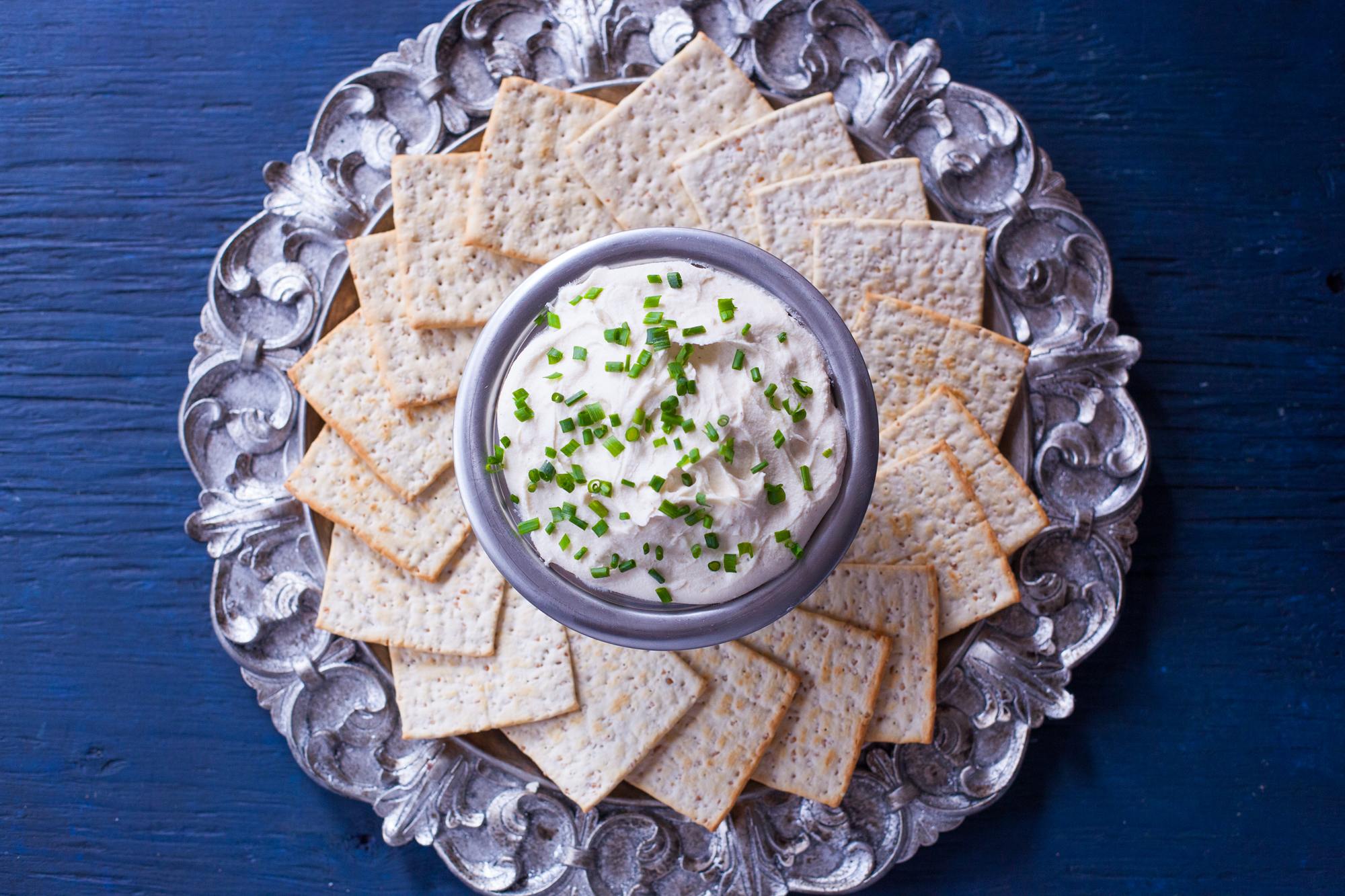 ROASTED GARLIC CHEESE SPREAD