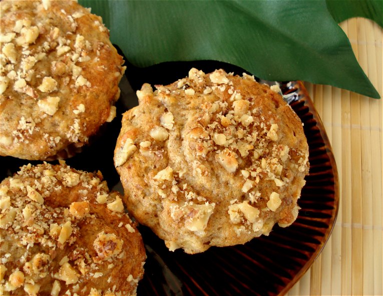 BANANA-BUTTERMILK MUFFINS