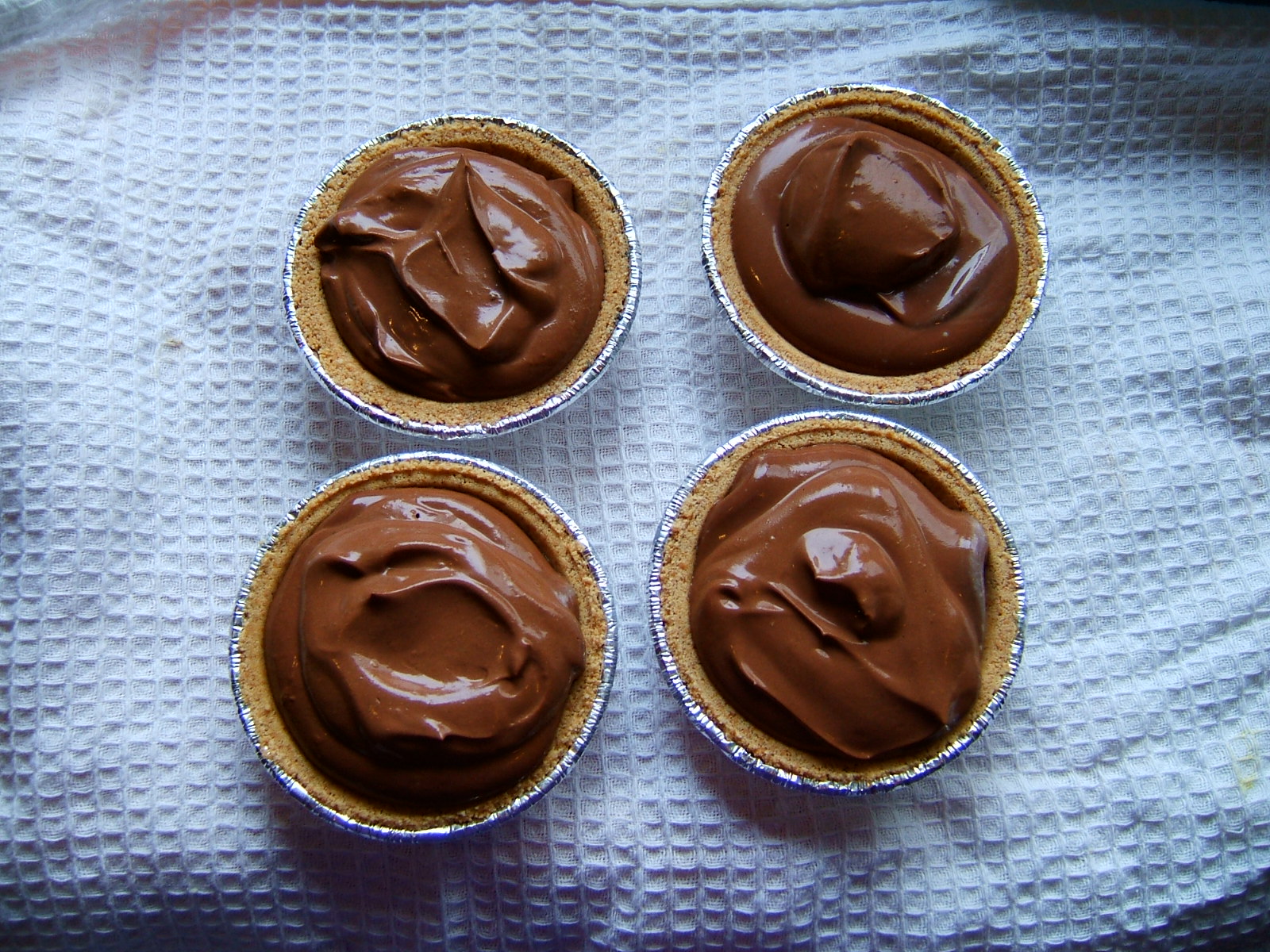 ℱ The Best MOO-LESS CHOCOLATE PIE