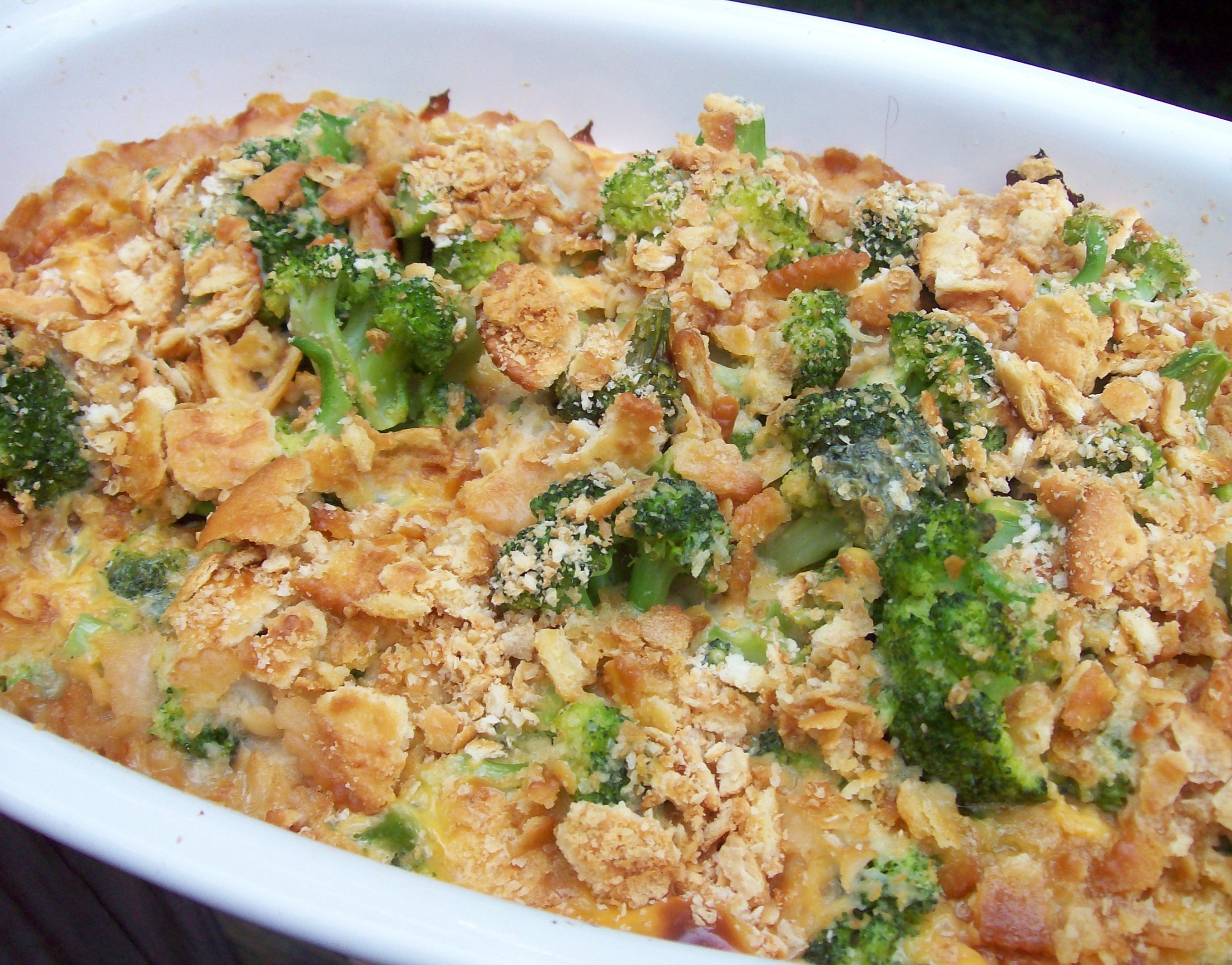 BROCCOLI ALA RITZ CASSEROLE