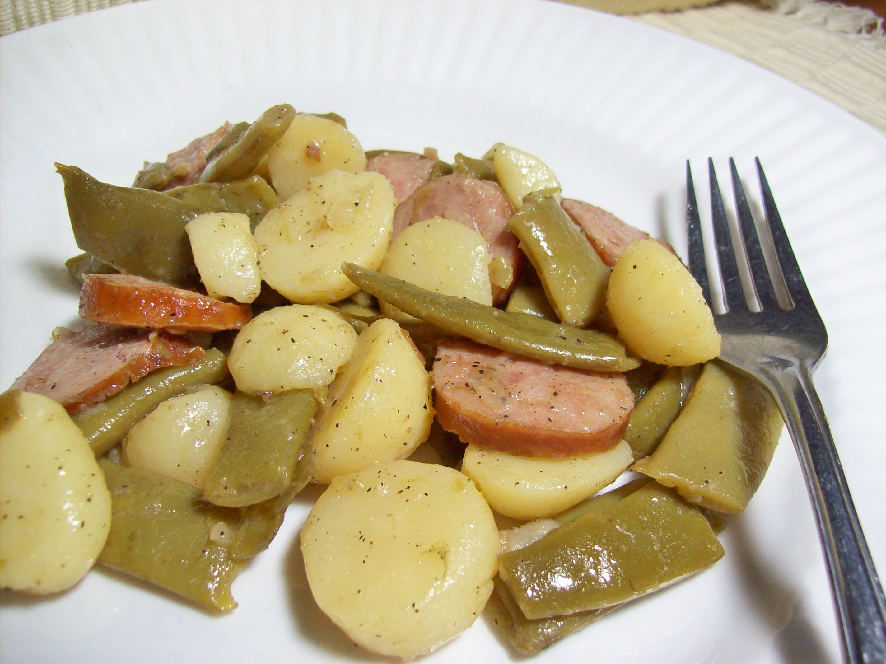 SMOKED SAUSAGE, GREEN BEANS, AND POTATOES