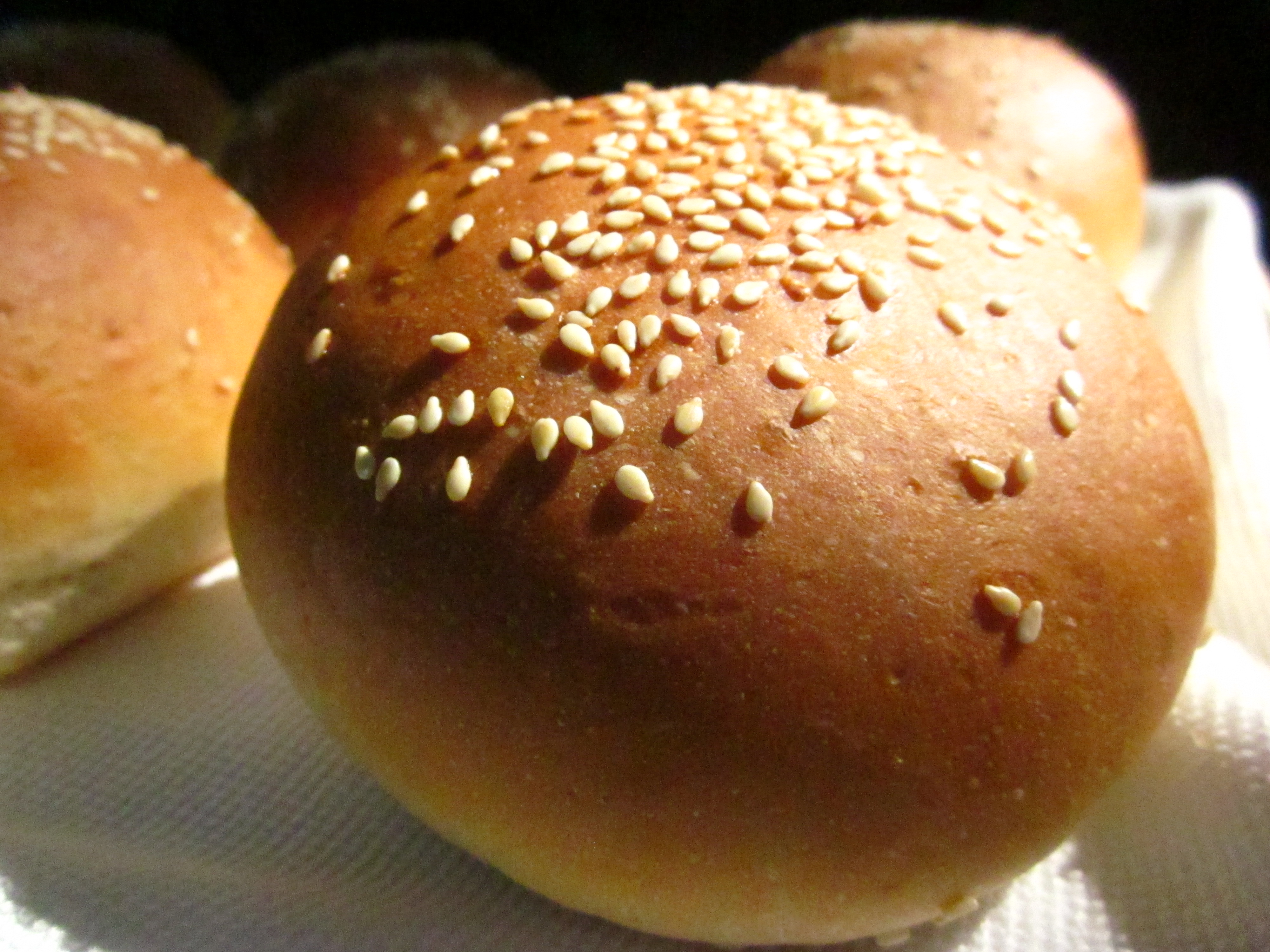 HOMEMADE SESAME HAMBURGER BUNS