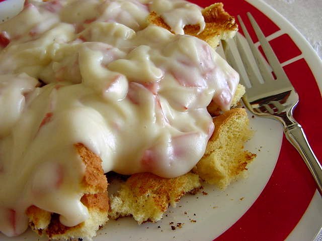 CHIPPED BEEF ON TOAST