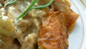 Crispy Roast Chicken With Riesling Grapes And Tarragon Recipe Food Com This french tarragon chicken recipe is the perfect sunday meal.quick and easy too! crispy roast chicken with riesling grapes and tarragon