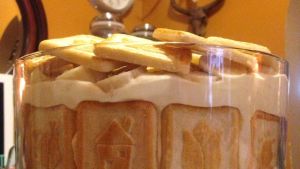 Paula Deen S Not Yo Mama S Banana Pudding Recipe Food Com In a bowl, combine the milk and pudding mix and blend well using a handheld electric mixer. paula deen s not yo mama s banana pudding