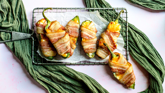 Bacon-Wrapped Jalapeño Poppers