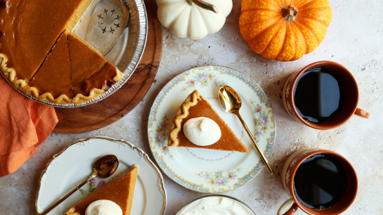 Thanksgiving Pumpkin Pie (Uses Fresh Pumpkin) Recipe - Food.com