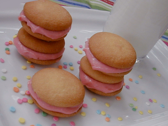 Strawberry & Cream Cheese Sandwich Cookies Recipe - Food.com