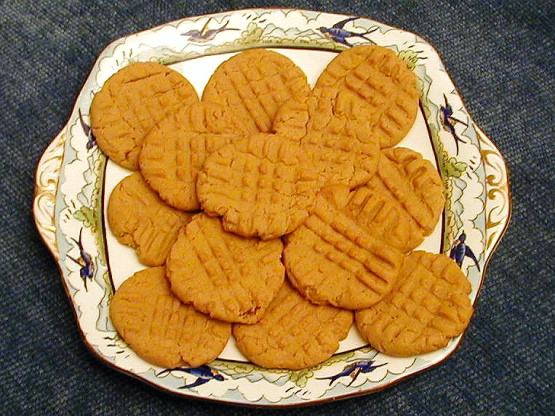 Peanut Butter Cookies With Cayenne