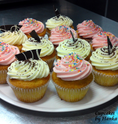 Magnolia Bakery Vanilla Cupcakes Recipe Genius Kitchen