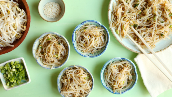 Kong-namul-muchim (Bean Sprout Banchan)