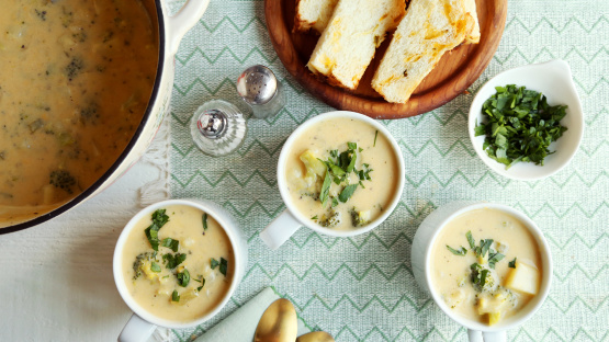 Cheesy Broccoli & Potato Soup