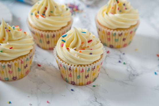 Vanilla Cupcake Recipe - Live Well Bake Often