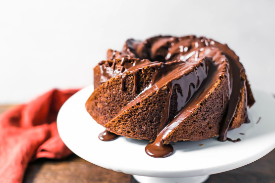 Pumpkin Bundt Cake With Chocolate Glaze