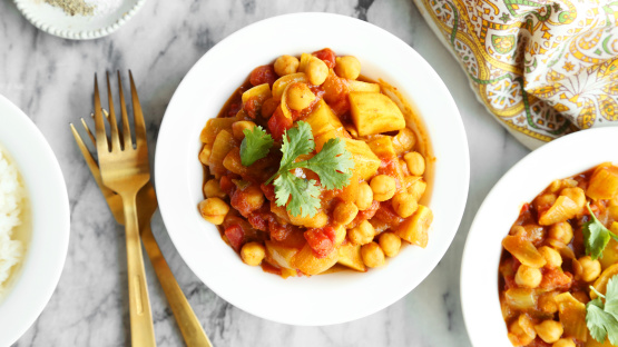 Slow-Cooker Potato and Legume Curry