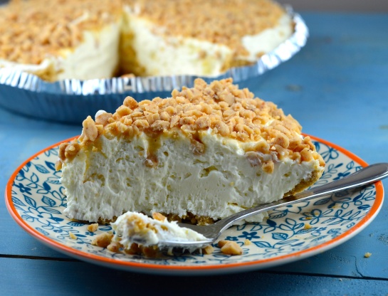 White Chocolate No-Bake Cheesecake Pie