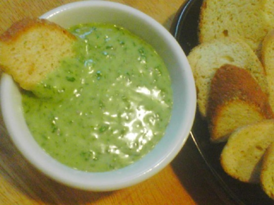 Garlic-Spinach Cheese Fondue