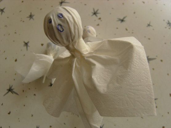 Halloween Lollipop Ghosts for Kids