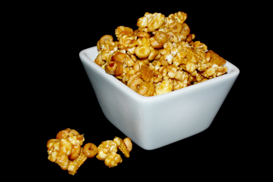 Popcorn Snacking Mix
