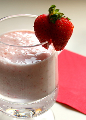 Strawberry Shake Recipe - Genius Kitchen