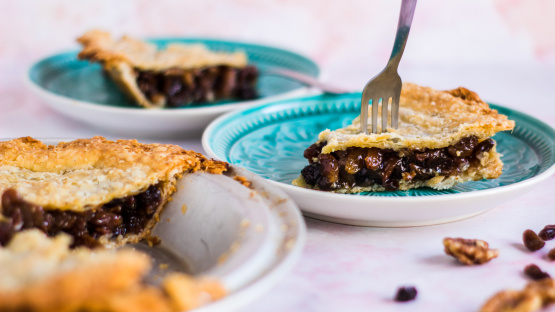 Old Fashioned Raisin Pie