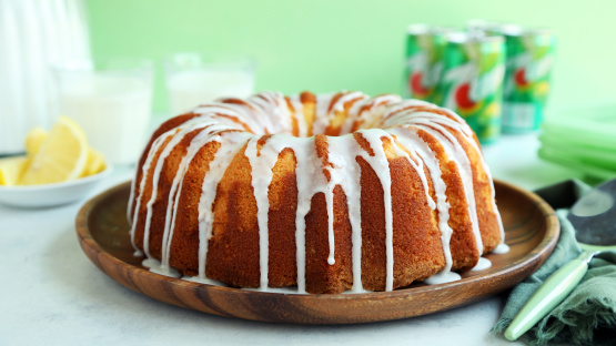 7-Up Bundt Cake
