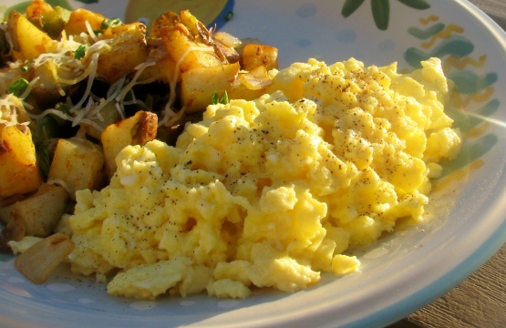 Creamy Scrambled Eggs in the Microwave