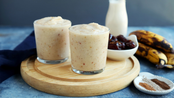 Spiced Date Smoothie