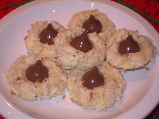 Macaroon Kiss Cookies