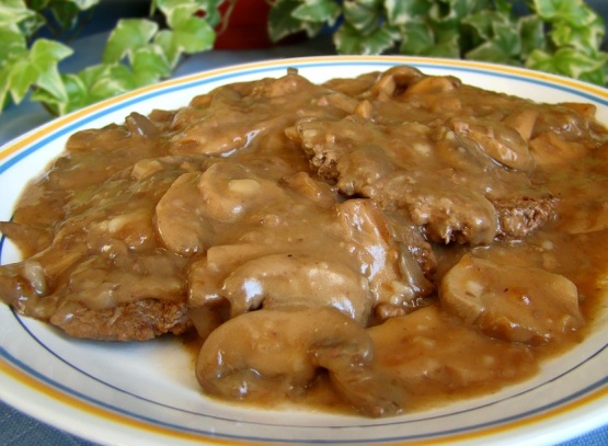 Cube steak w/mushroom gravy