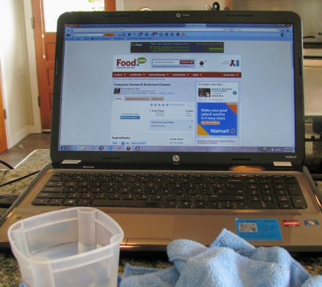 macbook screen and keyboard cleaner