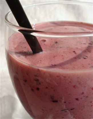 Mixed Berry Smoothie Recipe - Genius Kitchen