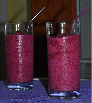Frozen Berry and Pineapple Smoothie - Image 2