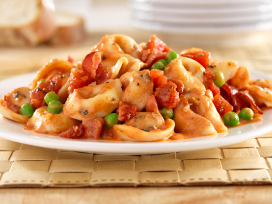 Hunt’s® Tomato and Bacon Tortellini Recipe