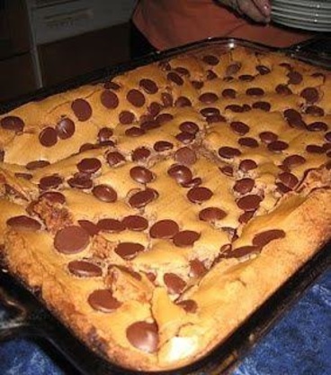 Paula Dean's Ooey-Gooey Chocolate Chip Cake