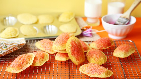 Piña Colada Cake Bites