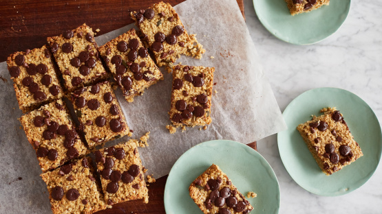 Soft Chocolate & Banana Granola Bars