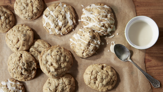 Copycat Cinnabon Chocolate Chip Cookie Cinnamon Bun