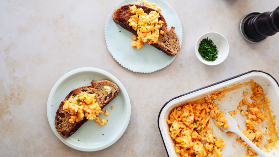 Cheesy Oven Scrambled Eggs