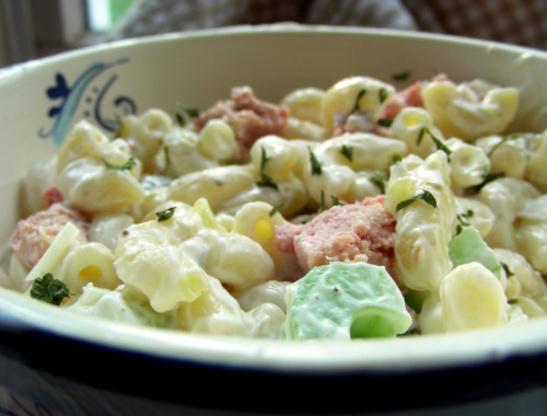 macaroni pasta salad with ham